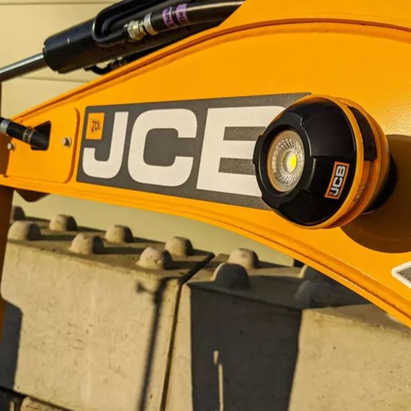 JCB Globe Led újratölthető forgatható munkalámpa 600lm