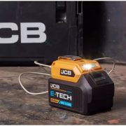 JCB Led lámpa és USB adapter akkumulátor, 18USB, 18V